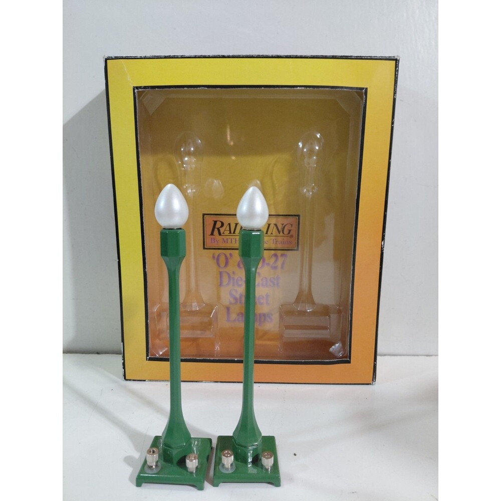 MTH 30-1079 O Gauge Model Railroad Pea Green 2 Light Street Lamp Set w/Box